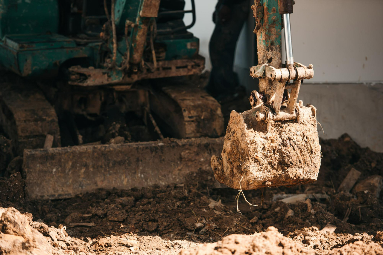 Ce lucrări NU ar trebui făcute cu un excavator